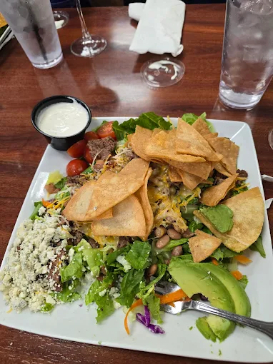Taco salad with crispy chips